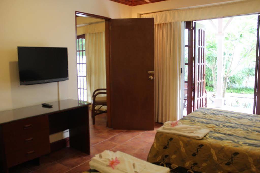Hey Jude Resort Hotel Balabag  Exterior photo